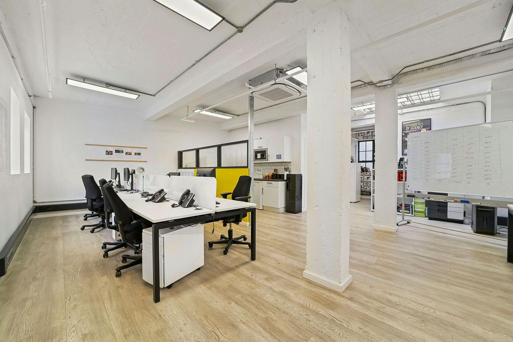 Property photo 3 of 20 Bcunit10Benwellstudios9.Jpg