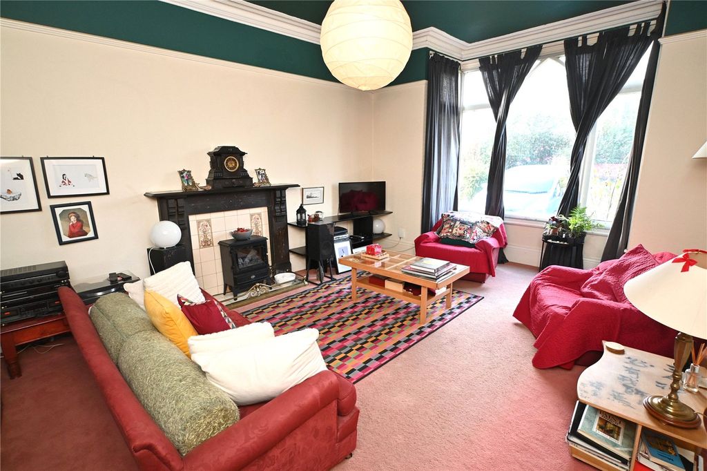 Property photo 2 of 32 Picture No. 17