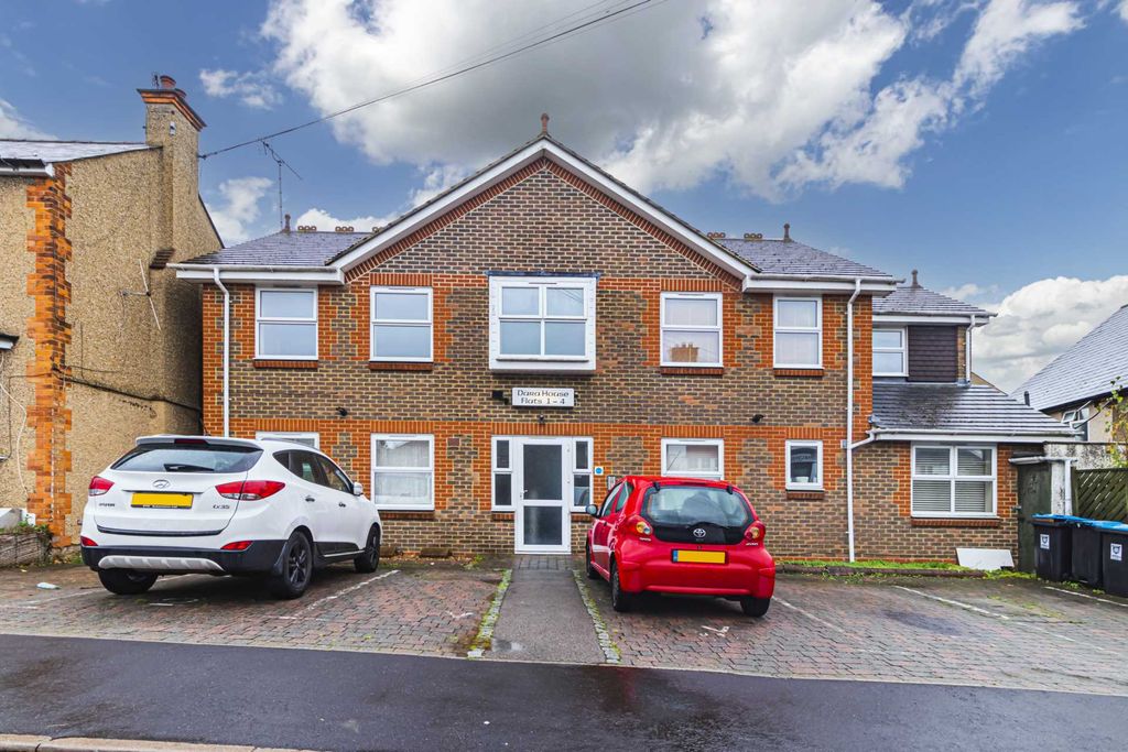 Property photo 1 of 8 Photo