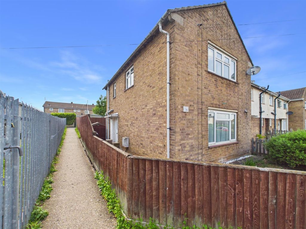Property photo 1 of 13 Sandringham Close, Stamford