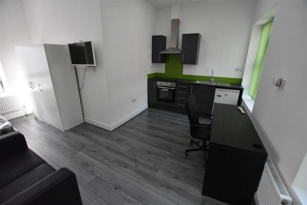 Property photo 2 of 5 Am8Iwre9Guc_R66Csdyzzg.Jpg