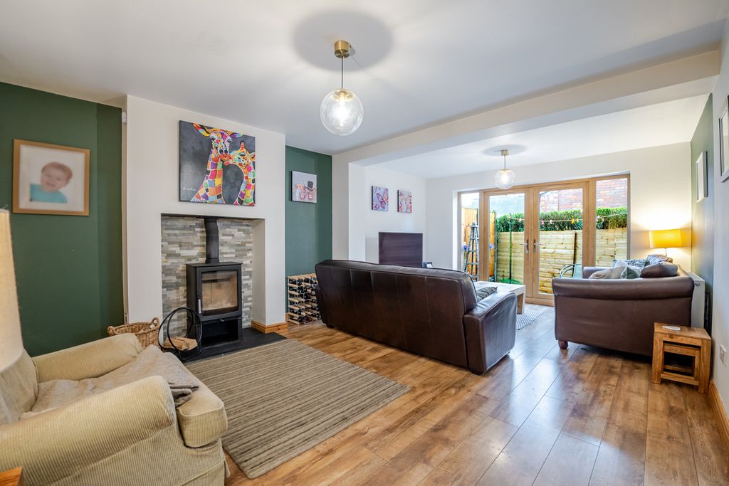 Property photo 3 of 28