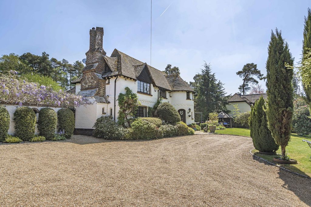 Property photo 1 of 32