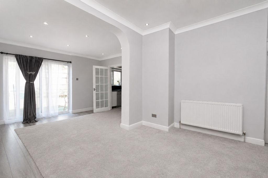 Property photo 3 of 12 5395442