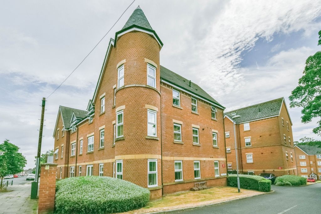 Property photo 1 of 18