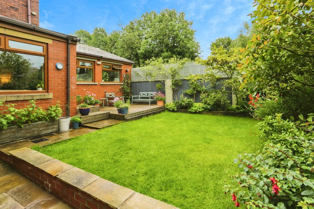 Property photo 2 of 17 Photo