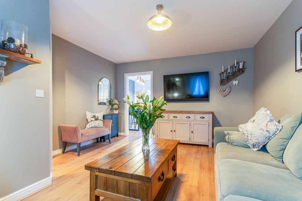 Property photo 3 of 24