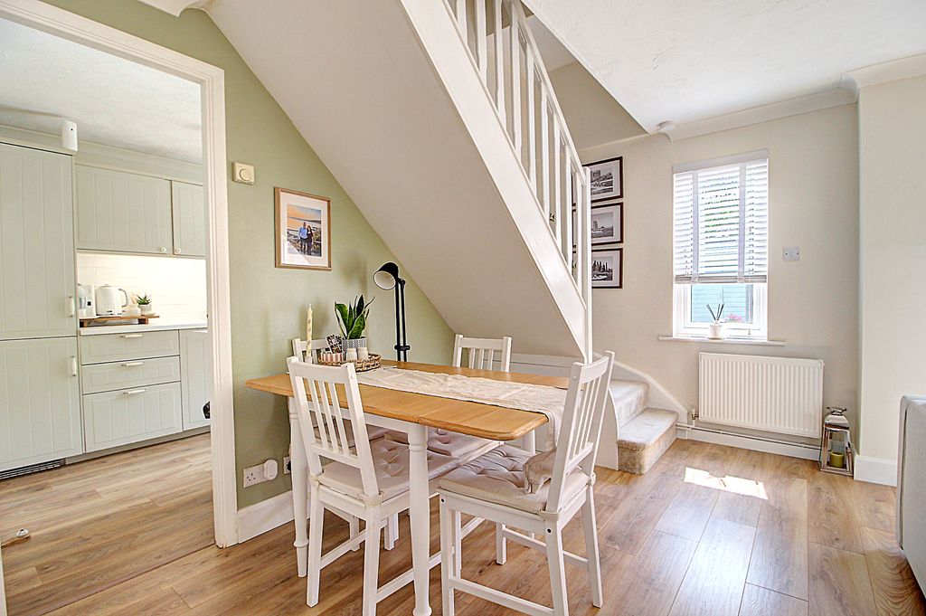 Property photo 3 of 22 Dining Area