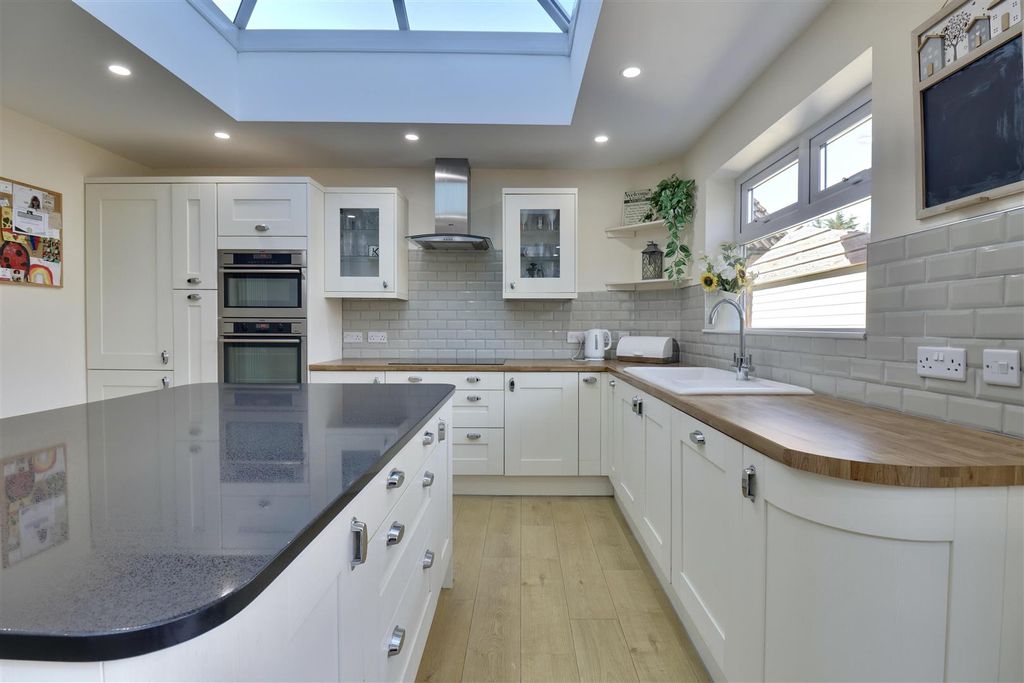 Property photo 1 of 30 83701E59-4885-48Fa-8Cdc-D41Ff78481A7_1_201_A.Jpeg