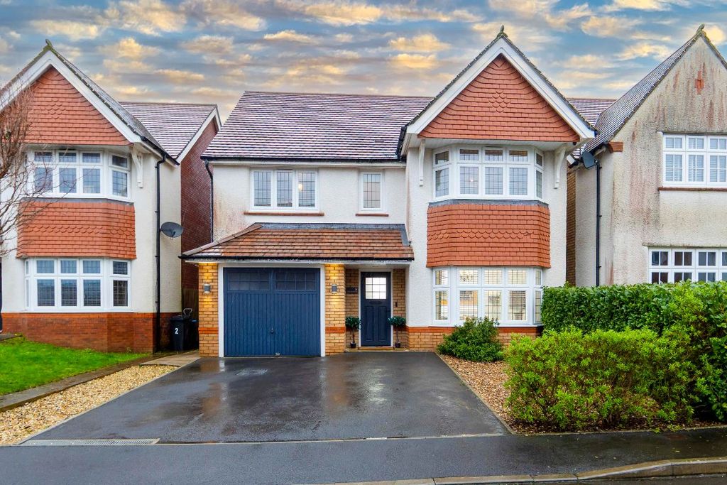 Property photo 1 of 44