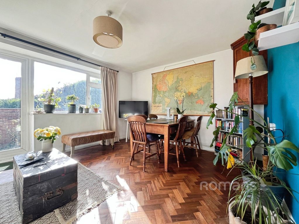 Property photo 3 of 12 Pbox-Img.Jpg
