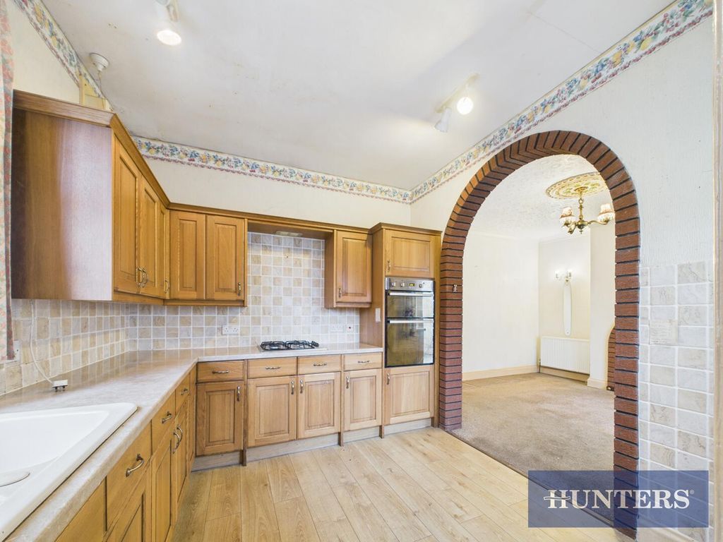 Property photo 3 of 20 Kitchen