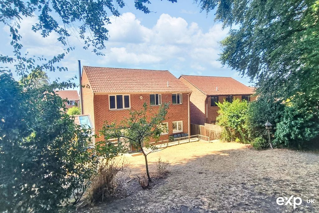 Property photo 2 of 38