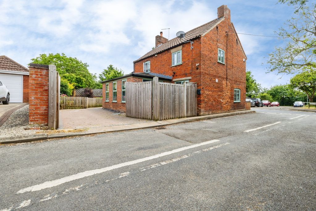 Property photo 2 of 25 2026-07-07-19Blacksmithslane039