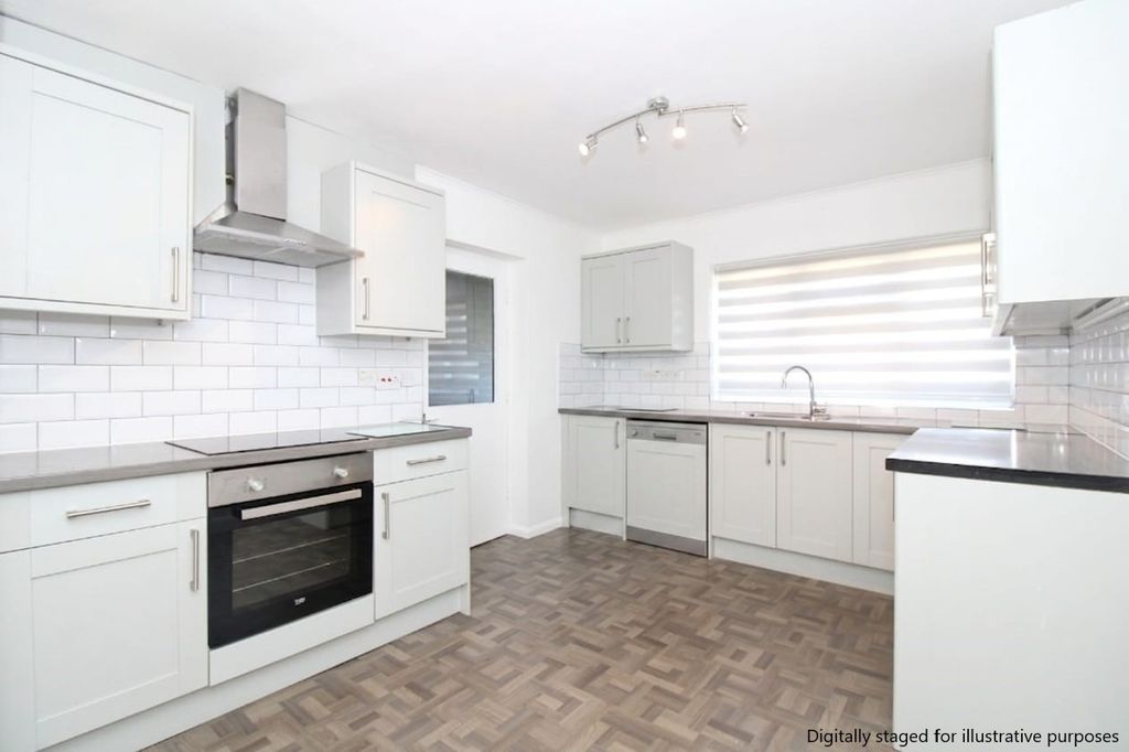 Property photo 1 of 20 Kitchen