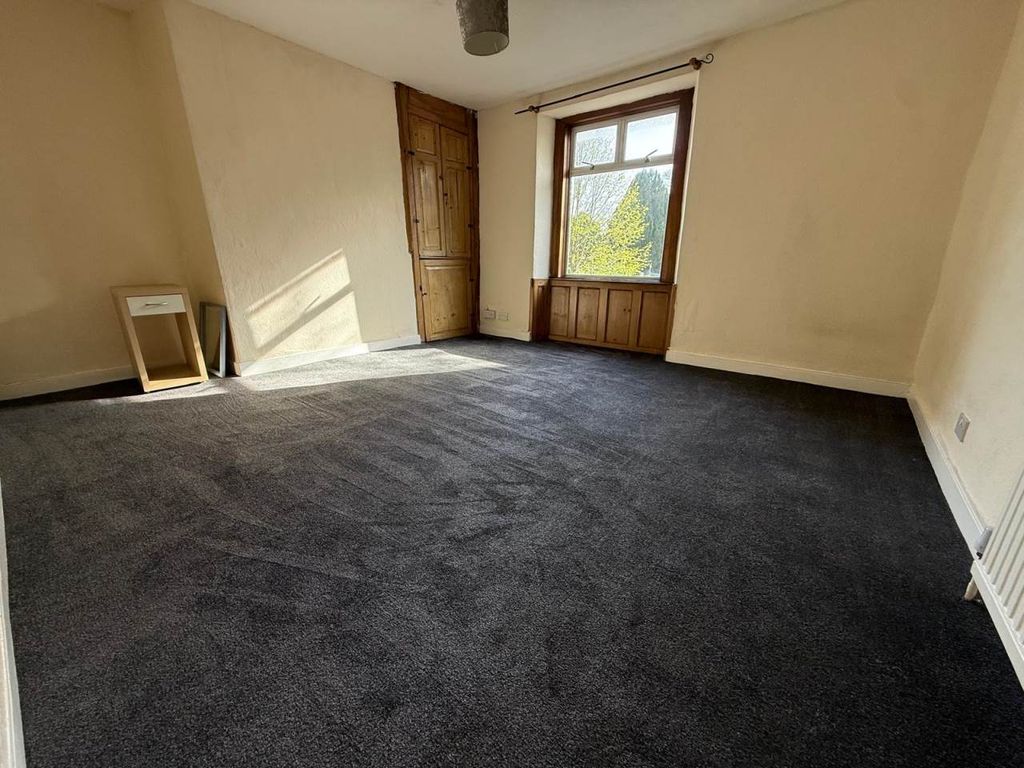 Property photo 2 of 7 Bedroom
