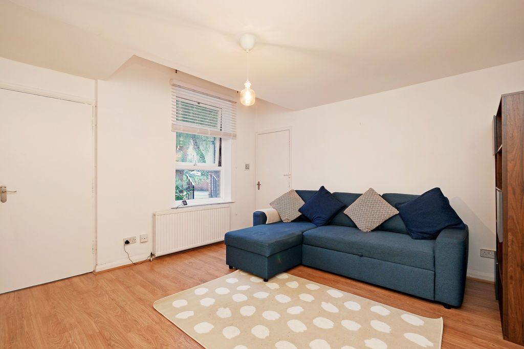 Property photo 3 of 16 Photo 9