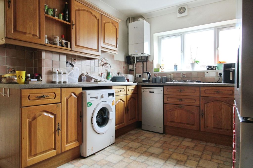 Property photo 3 of 14