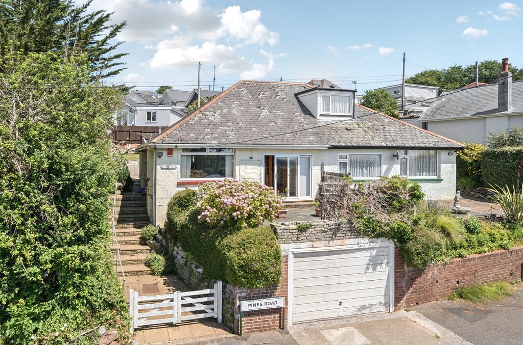 Property photo 2 of 21 2 - 1312920-1-6853F61...
