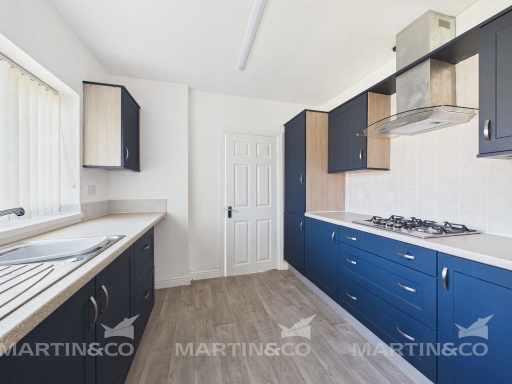 Property photo 3 of 16 Cam02406G0-Pr0590-Still006