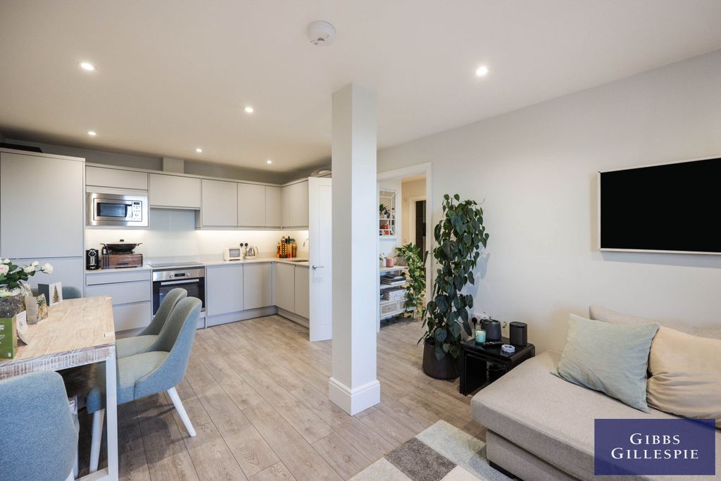 Property photo 1 of 10 1