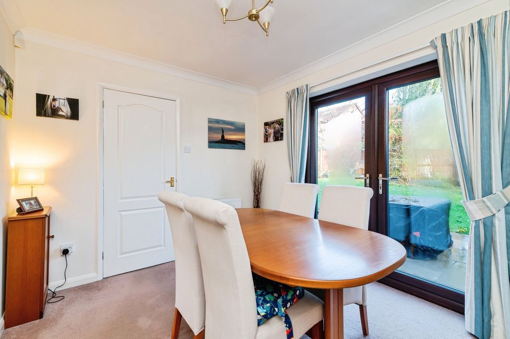 Property photo 3 of 17 Photo