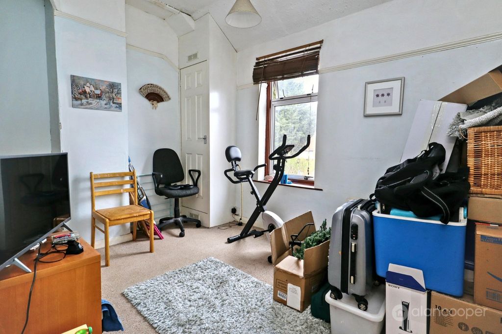Property photo 3 of 17 4988164