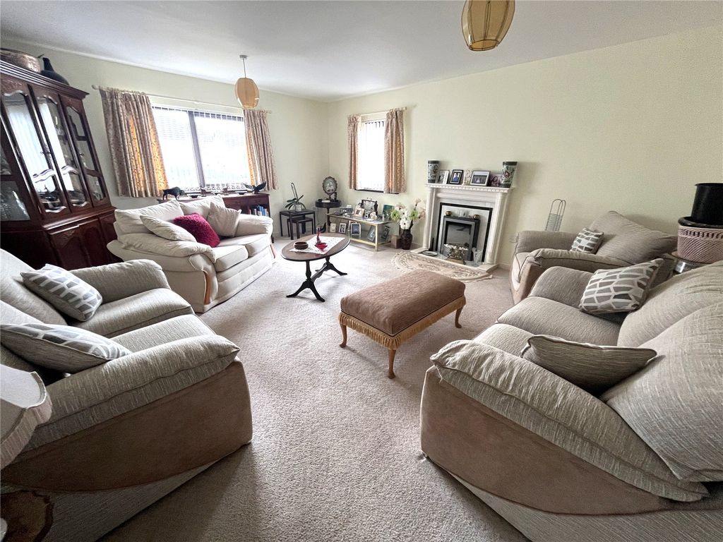 Property photo 3 of 17 Picture No. 01