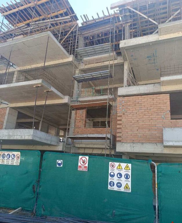 Property photo 1 of 2