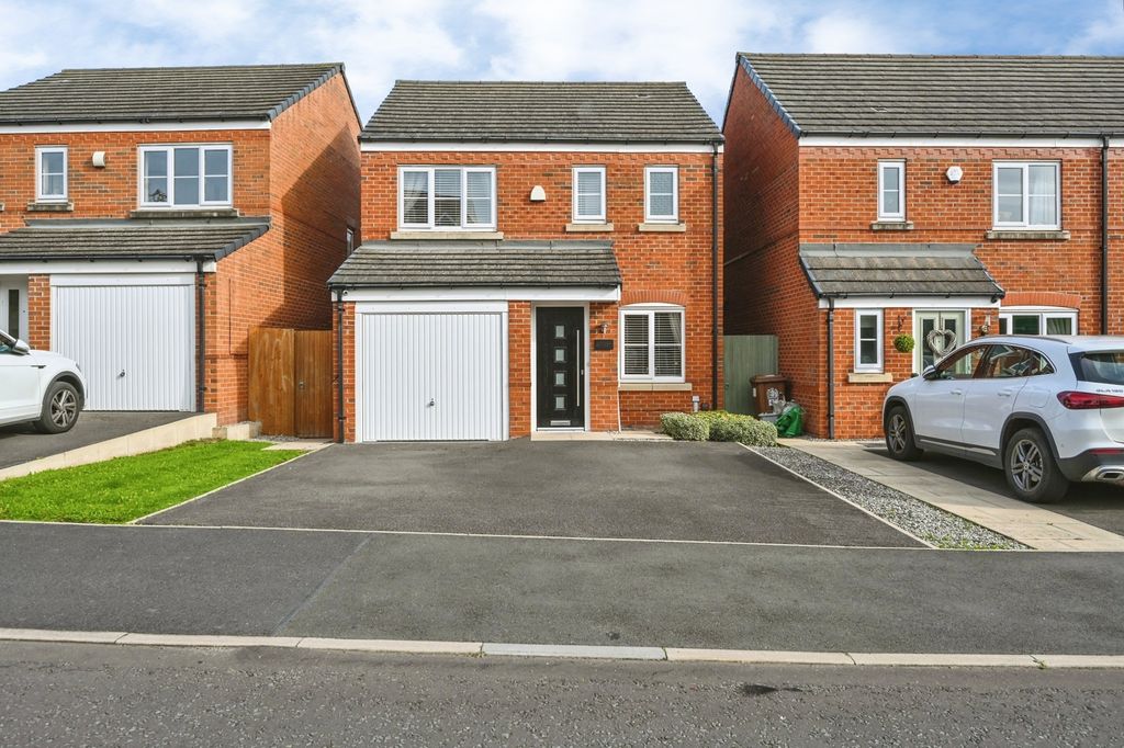 Property photo 1 of 16 Pbox-Img.Jpg