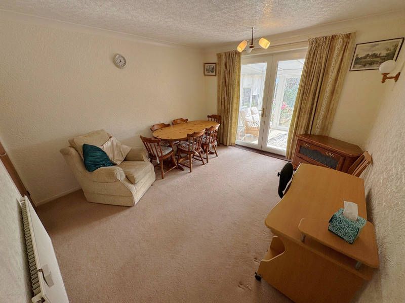 Property photo 3 of 30 Second Lounge