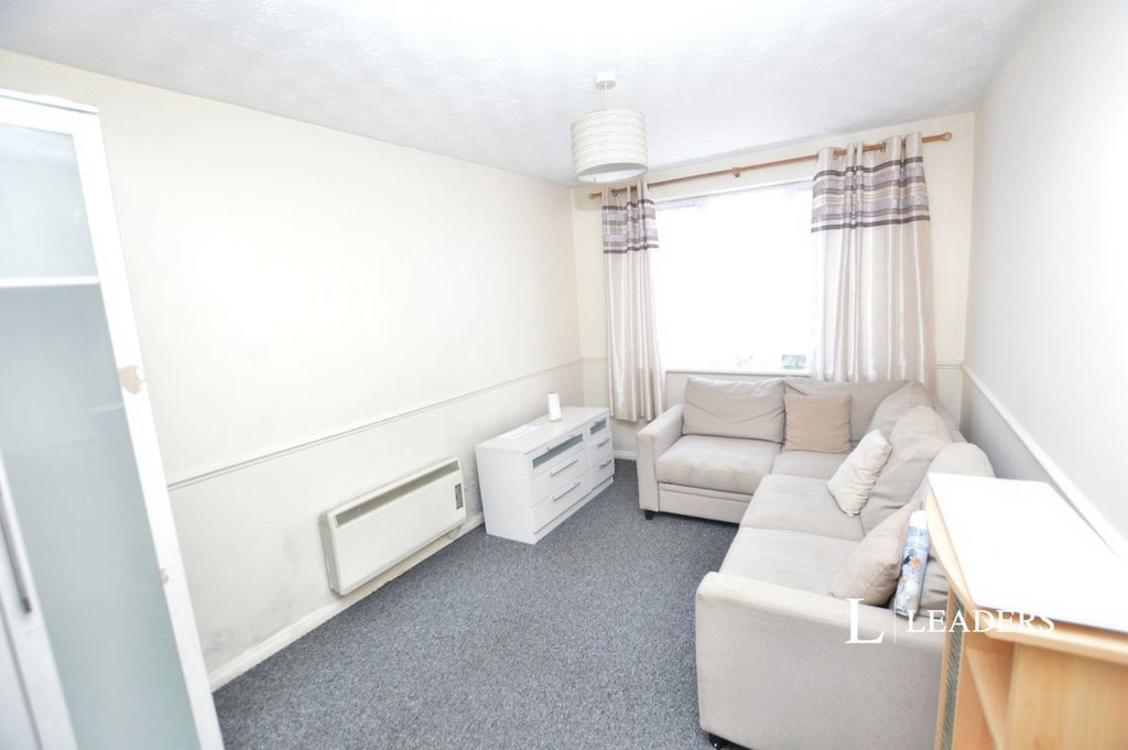 Property photo 2 of 8 Pbox-Img.Jpg
