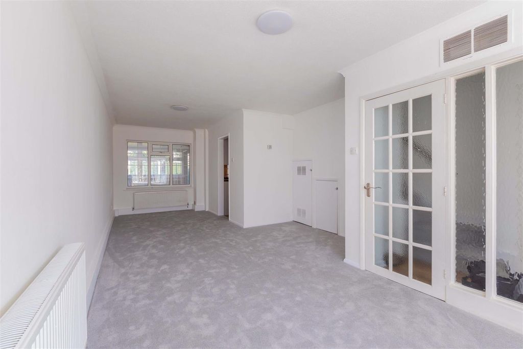 Property photo 3 of 16 16 Cardinals Walk-6.Jpg