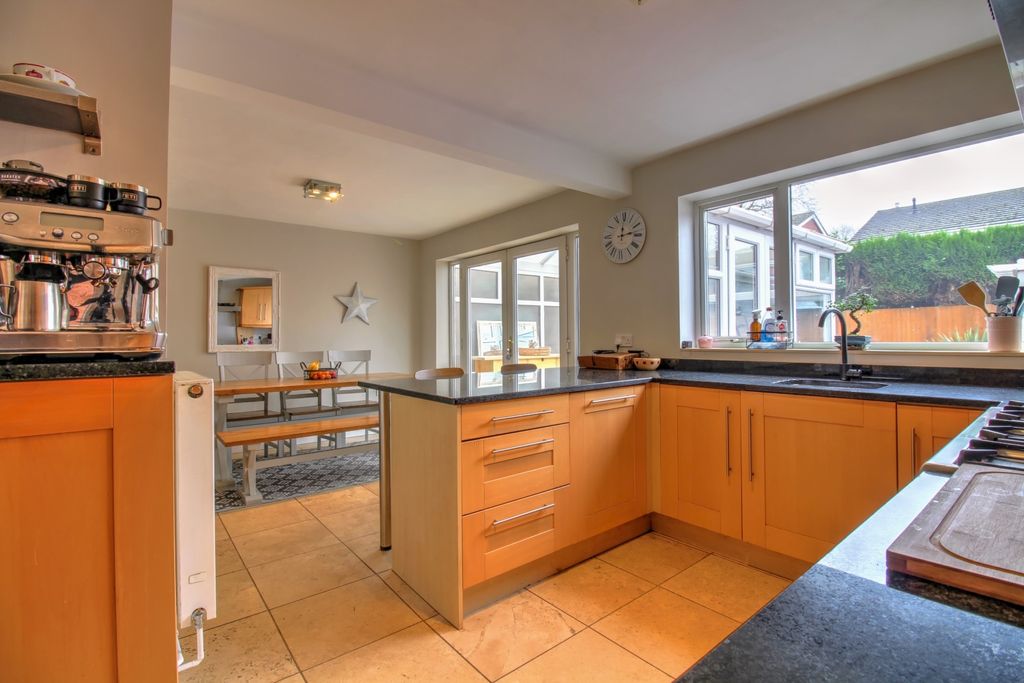 Property photo 2 of 12 Lant Close - Matt Clinton Ewemove Kenilworth