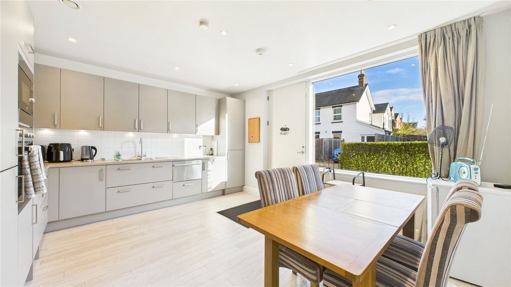 Property photo 2 of 11 Picture 2