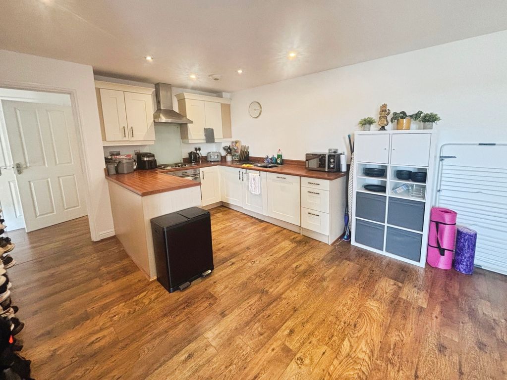 Property photo 3 of 8 Photo #3