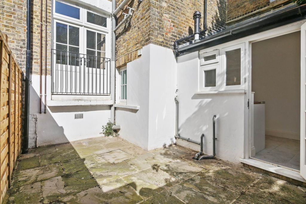 Property photo 3 of 10