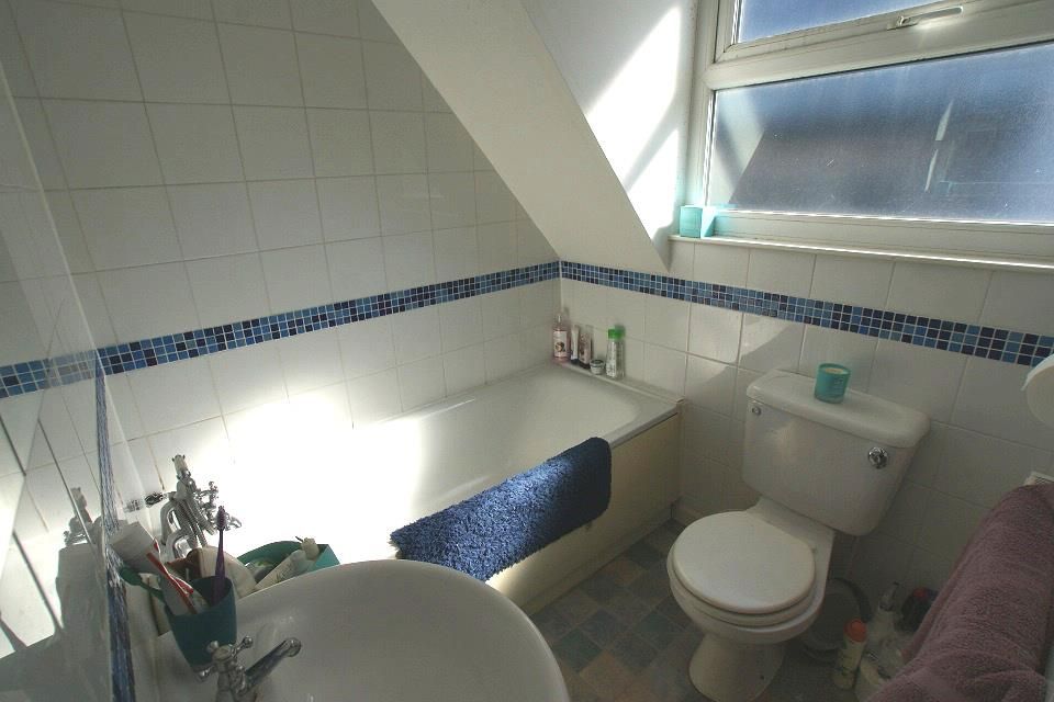 Property photo 3 of 4 Bath.Jpg