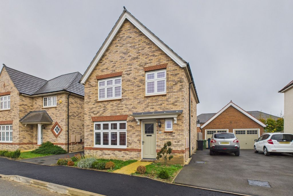 Property photo 1 of 24 Cam02519G0-Pr0351-Still001