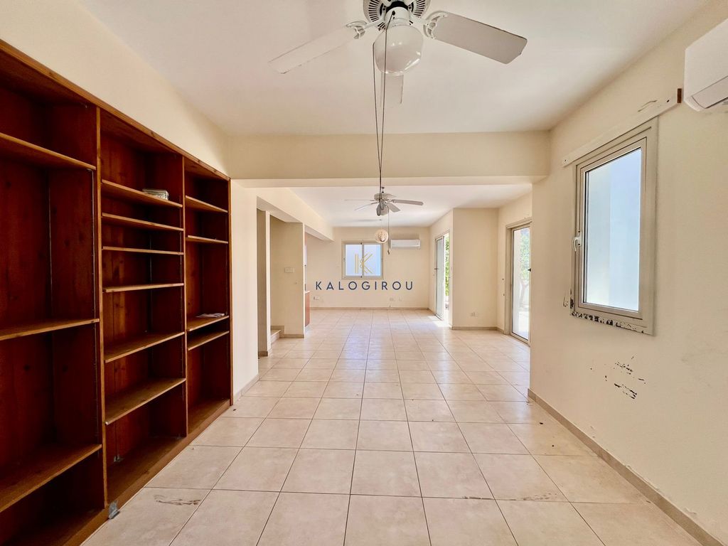 Property photo 3 of 34