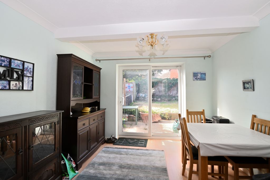Property photo 3 of 8
