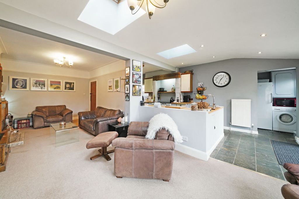 Property photo 2 of 22 4788283