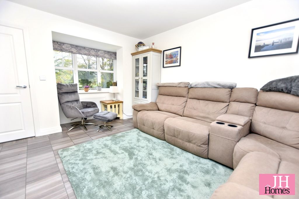 Property photo 2 of 22