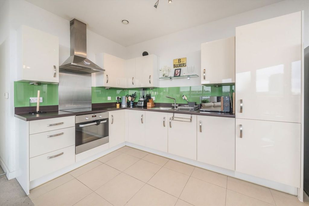 Property photo 3 of 6