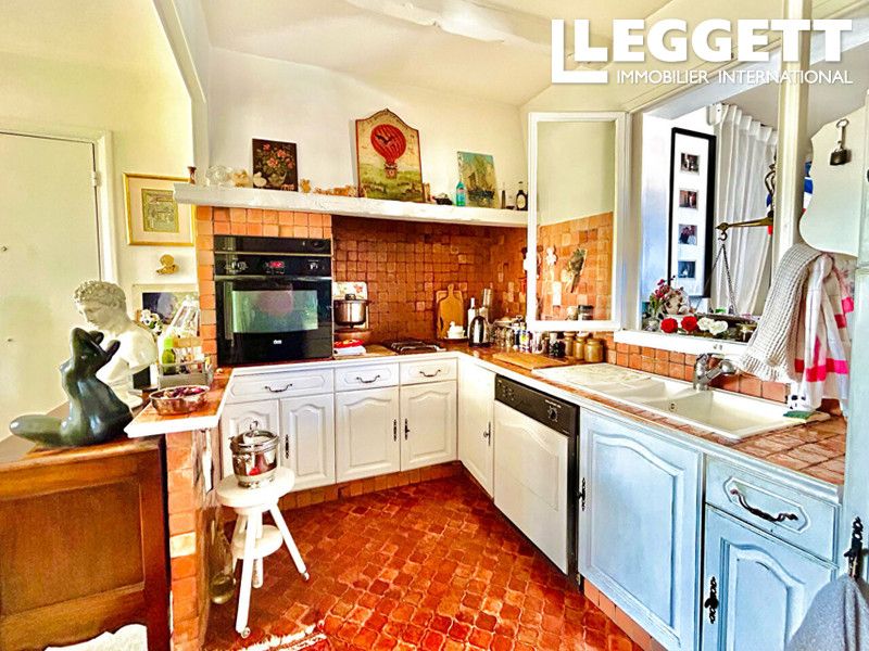 Property photo 3 of 10