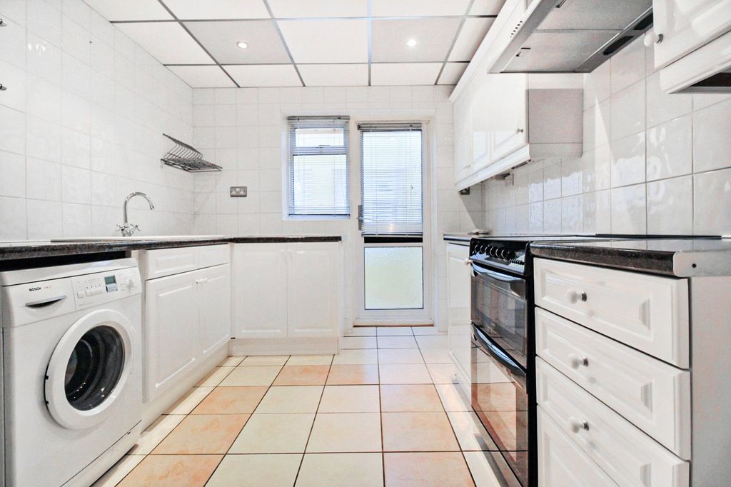 Property photo 2 of 11 Picture No. 26