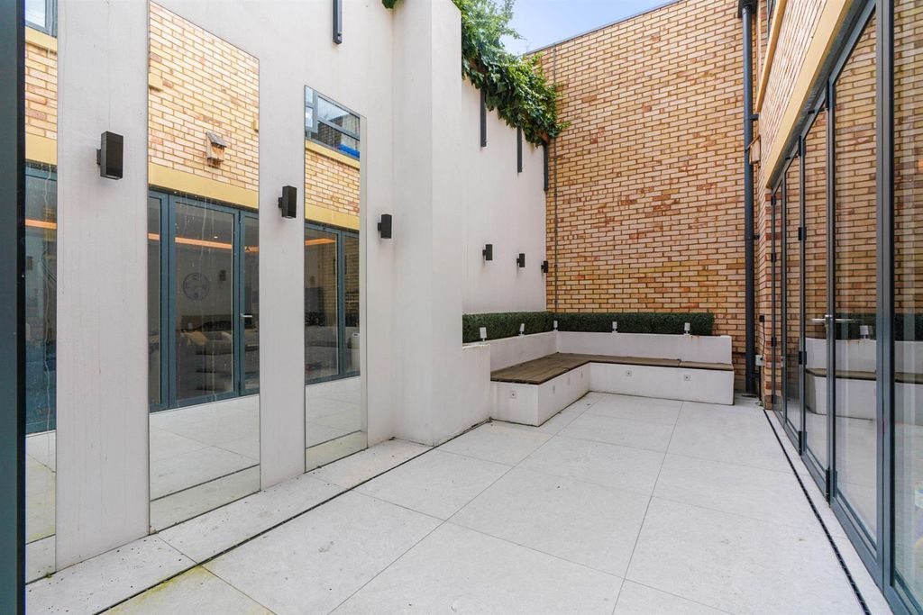 Property photo 2 of 11 Photo 2.Jpg