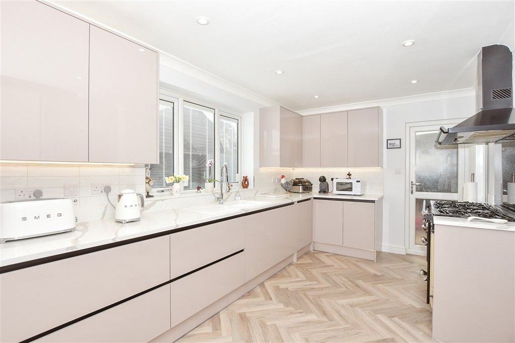 Property photo 2 of 16 Kitchen/Diner