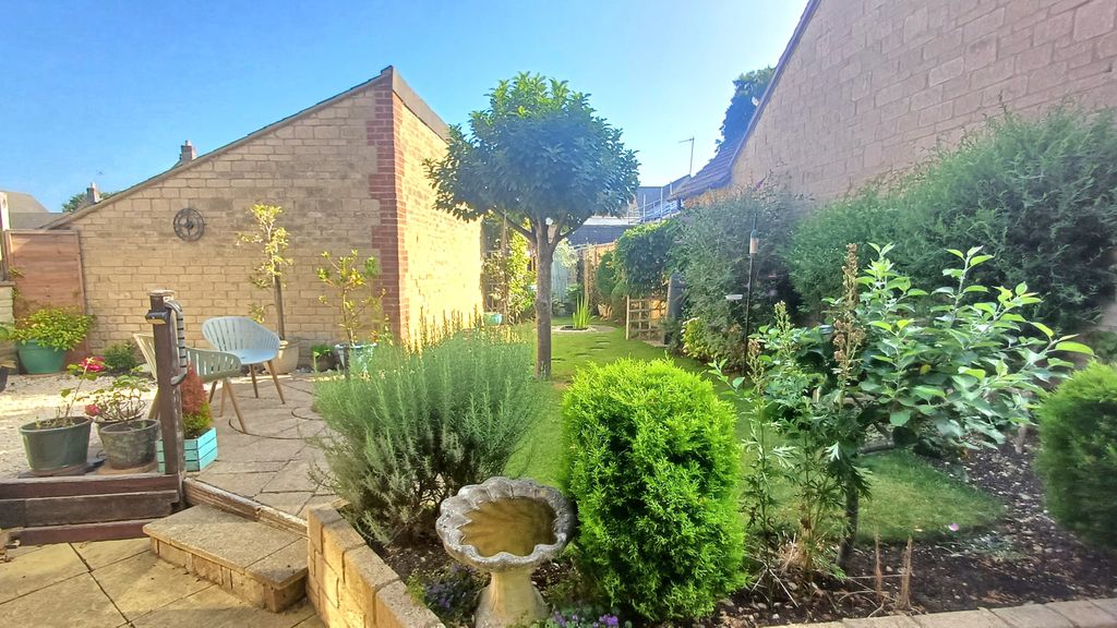 Property photo 3 of 25