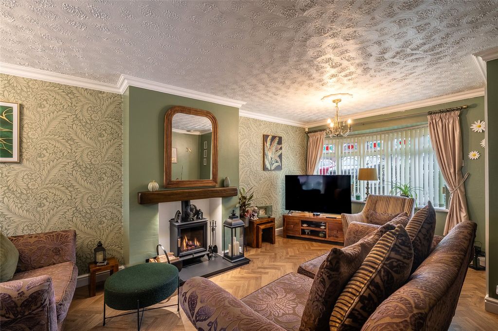 Property photo 2 of 35 Picture No. 37